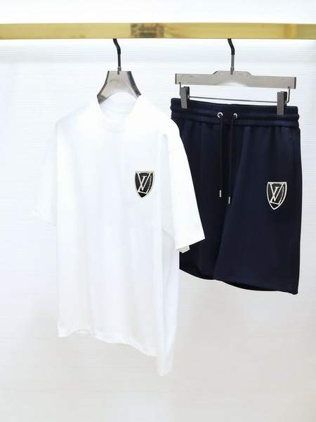 Picture of LV Shirt Pant Suits _SKULVM-5XL13gn1123550